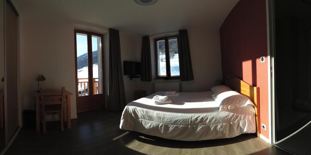 Hotel Du Soleil アイヨン・ル・ジュンヌ エクステリア 写真